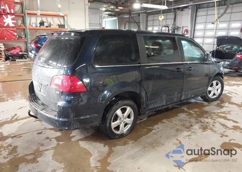 2010 Volkswagen Routan Se z USA, uszkodzony, nr VIN 2V4RW3D19AR359936